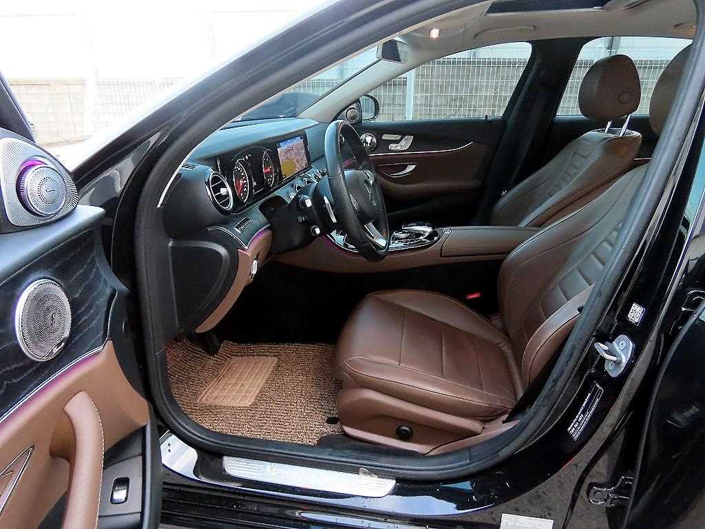 Mercedes Benz E class - Vista 5