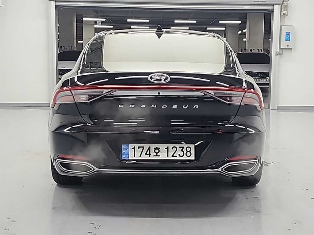 HYUNDAI Grandeur - Vista 3