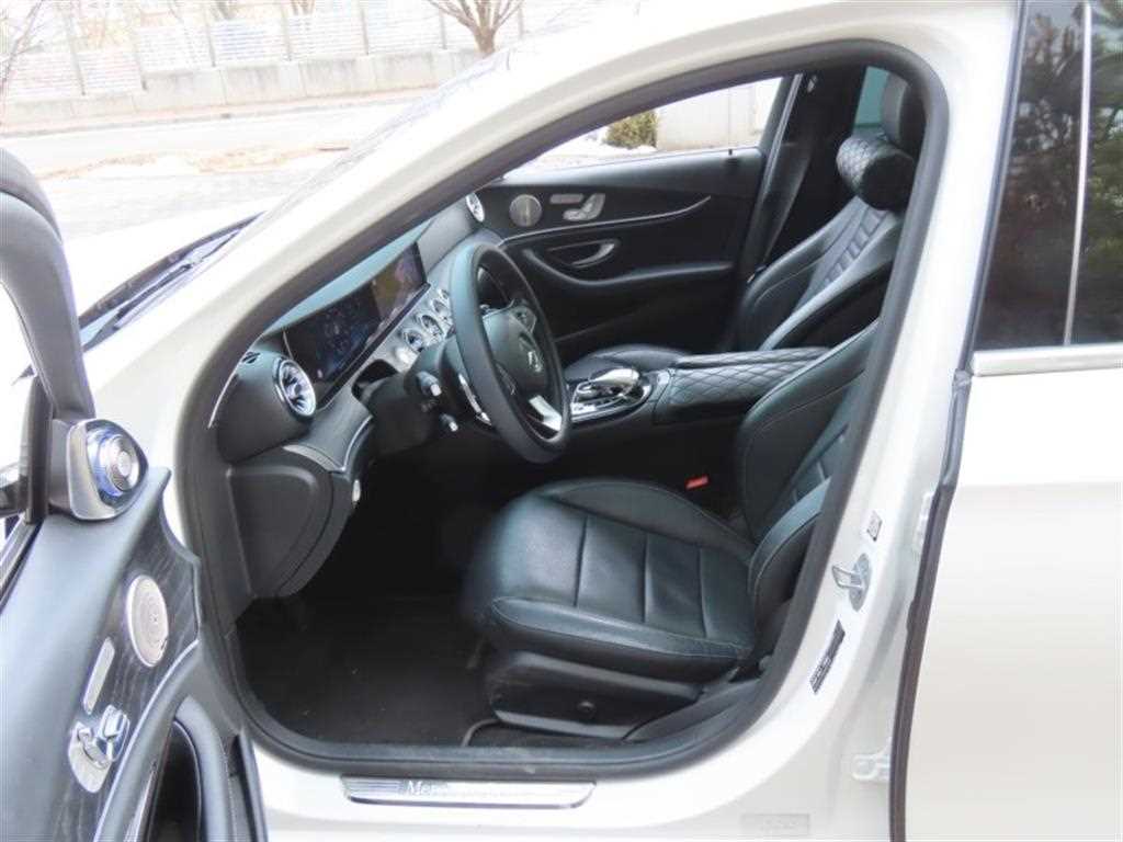 Mercedes Benz E class - Vista 12