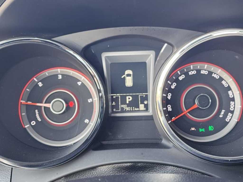 Ssangyong Tivoli - Vista 10