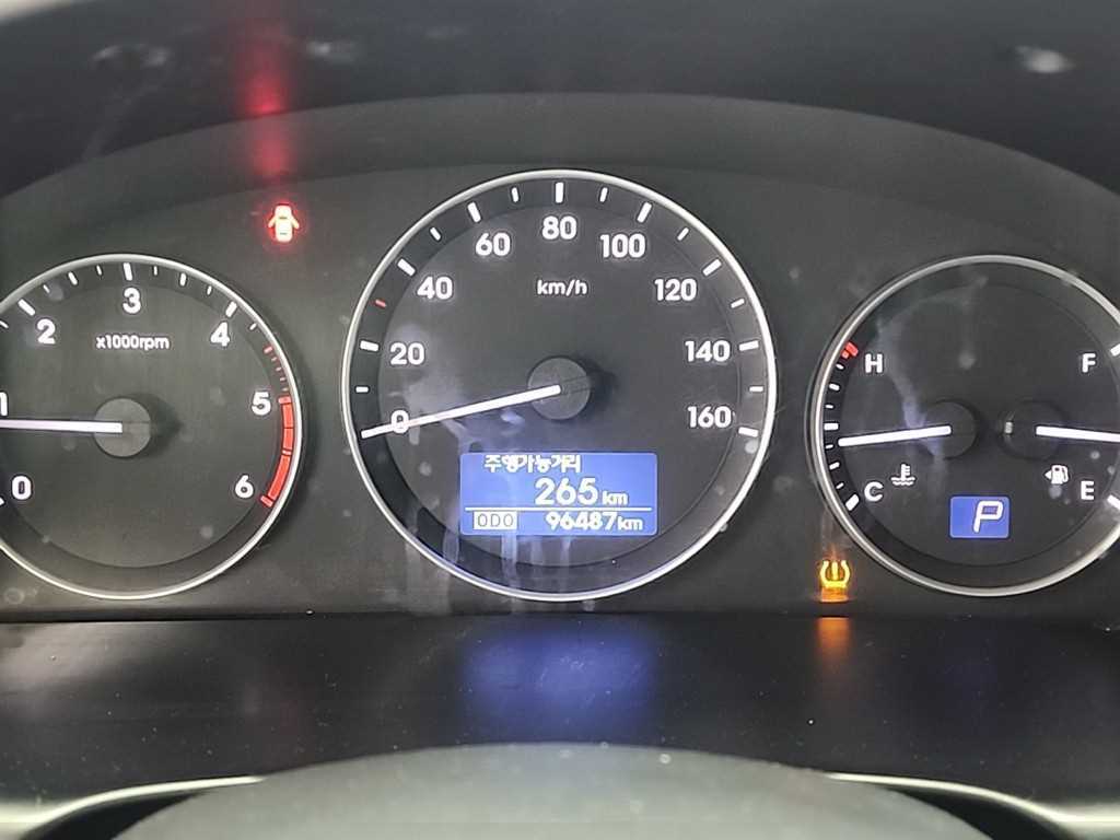 HYUNDAI Starex - Vista 6