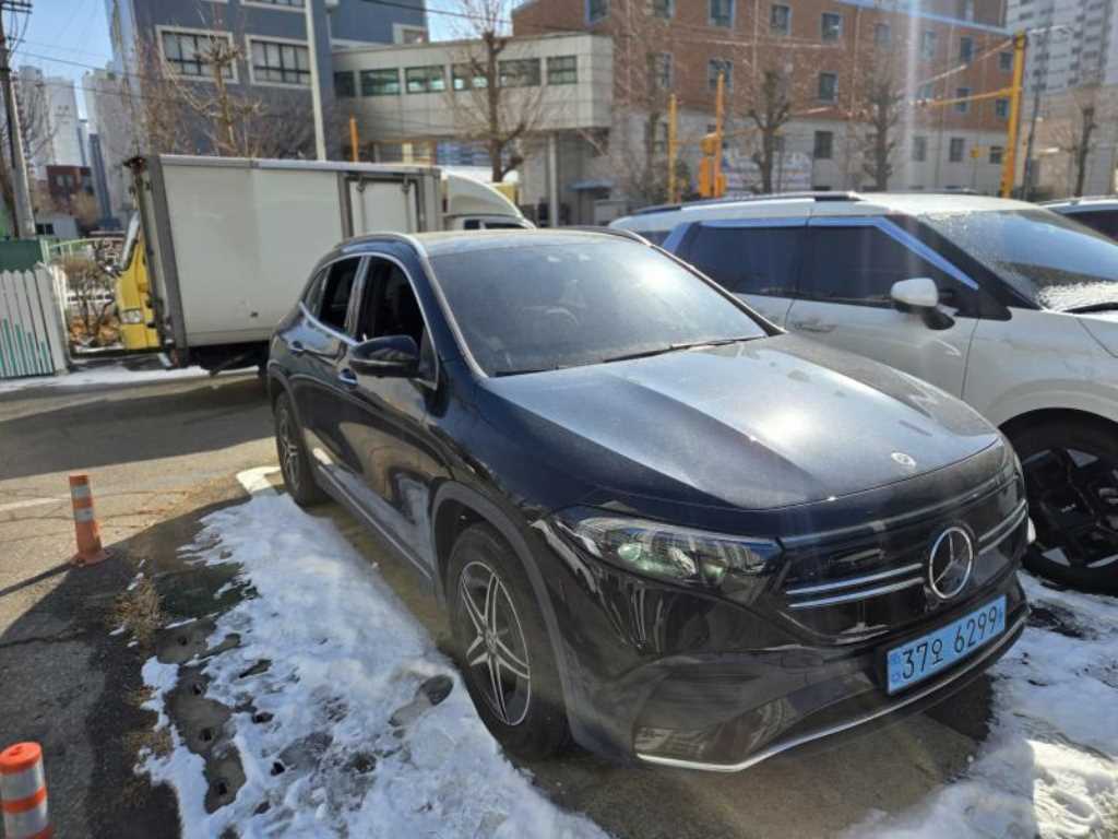 Mercedes Benz EQA - Vista 2