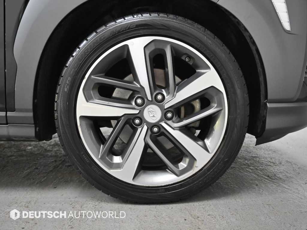 HYUNDAI Kona - Vista 5