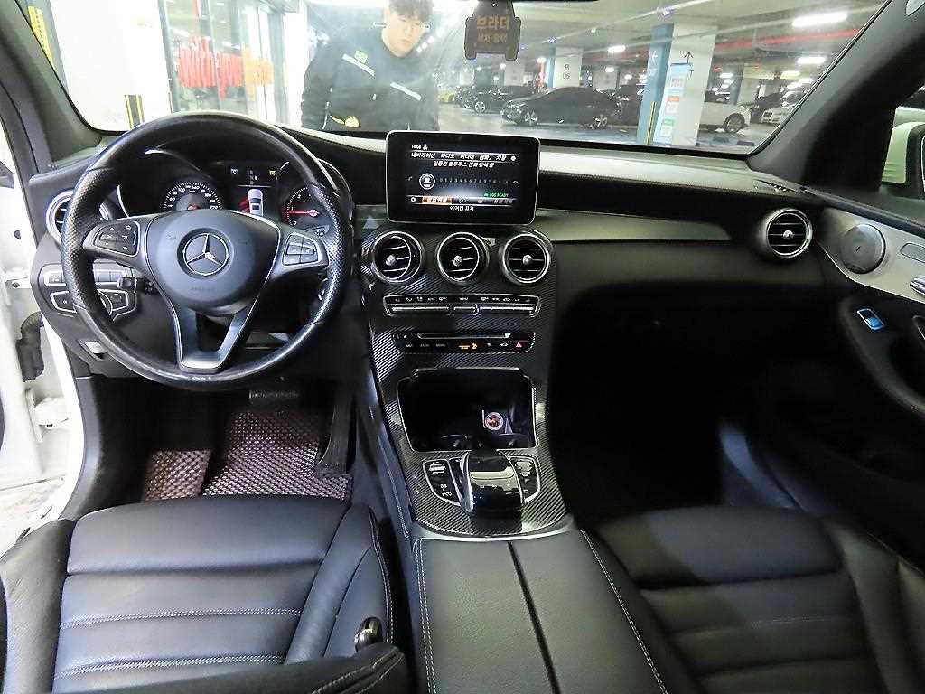 Mercedes Benz GLC Class - Vista 10