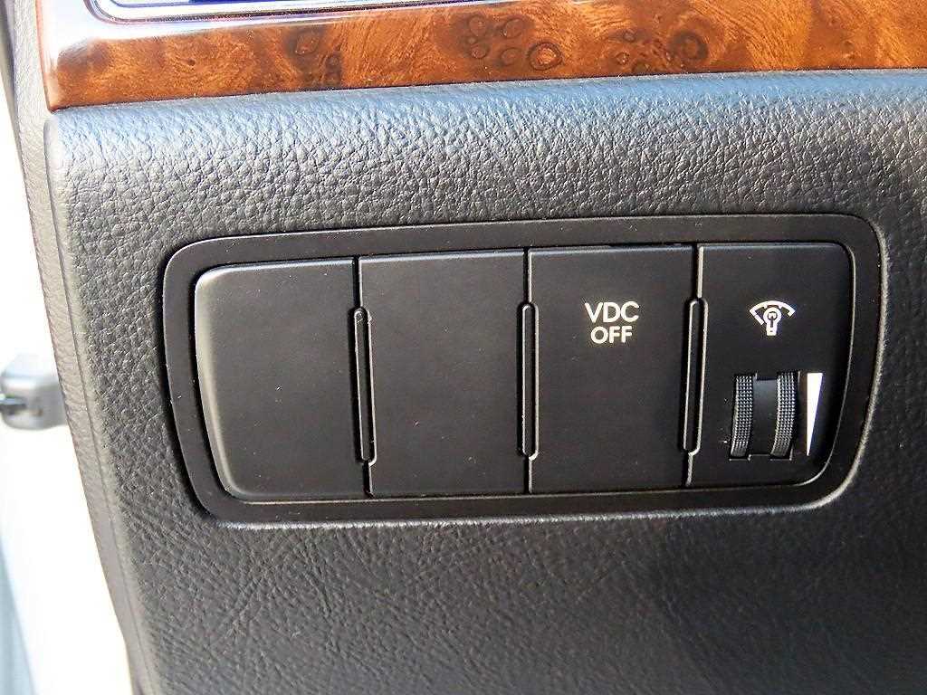 HYUNDAI Genesis - Vista 12