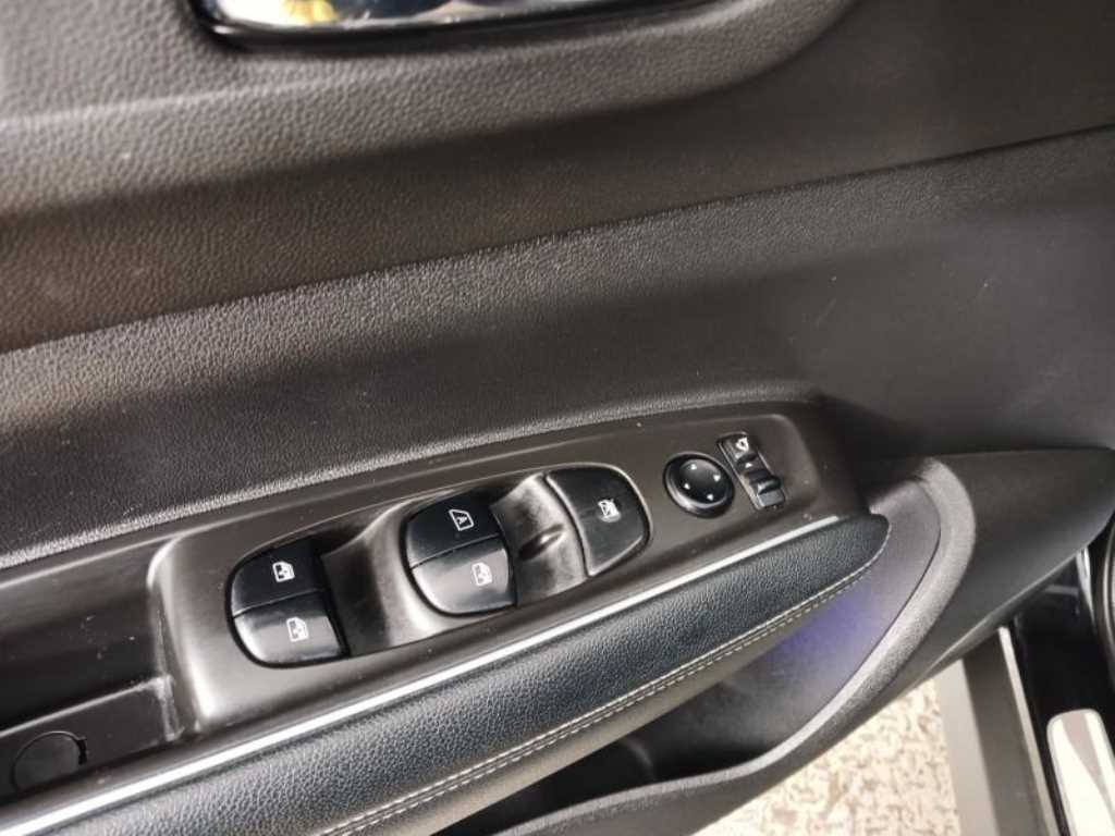 SAMSUNG QM6 - Vista 9