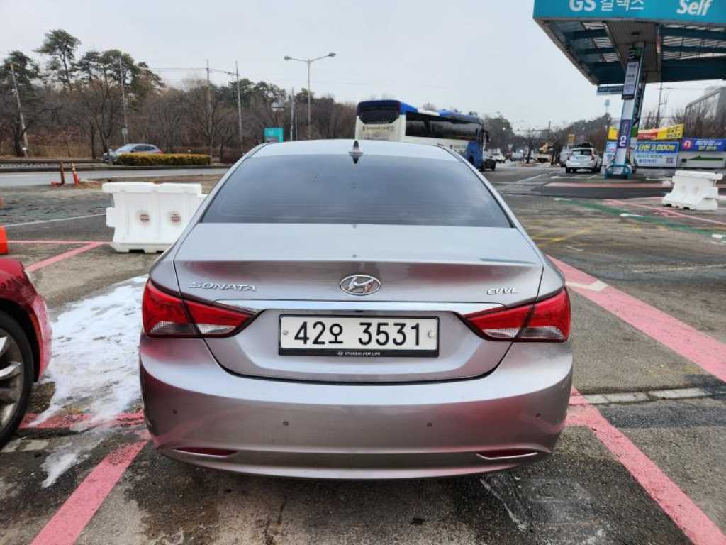 HYUNDAI Sonata - Vista 4