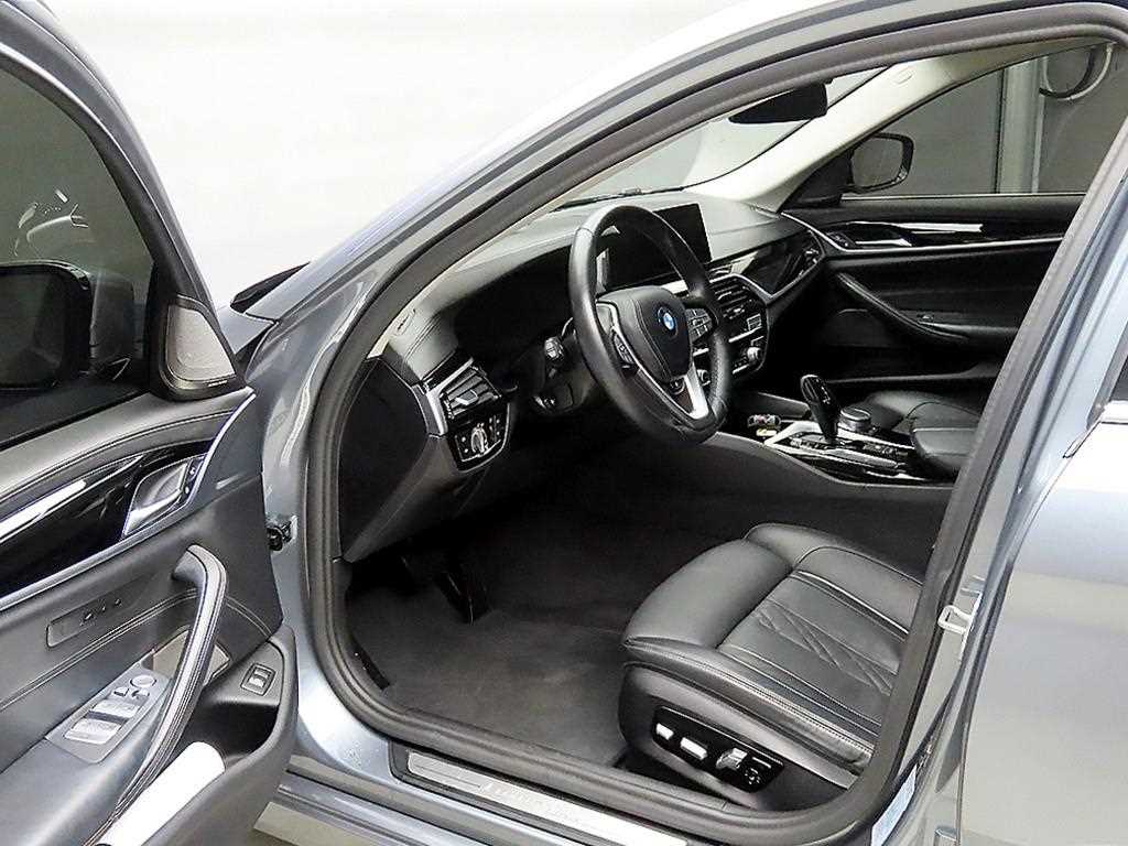 BMW 5 Series - Vista 5