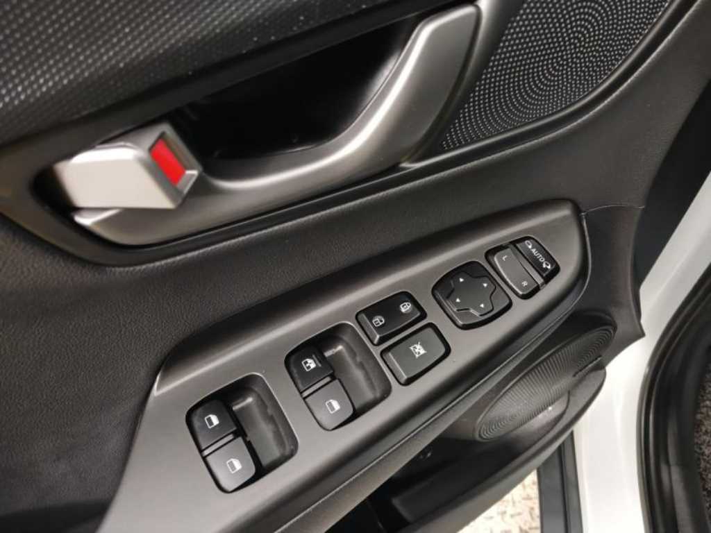 HYUNDAI Kona - Vista 9