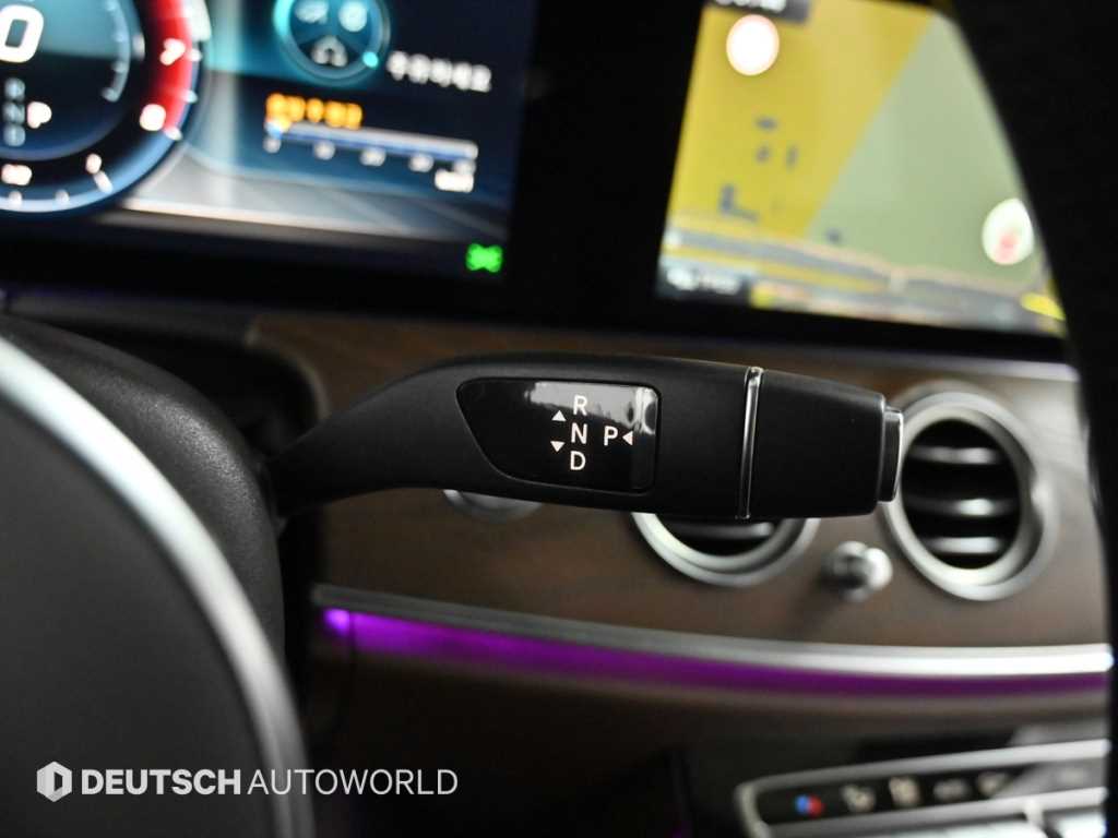 Mercedes Benz E class - Vista 9