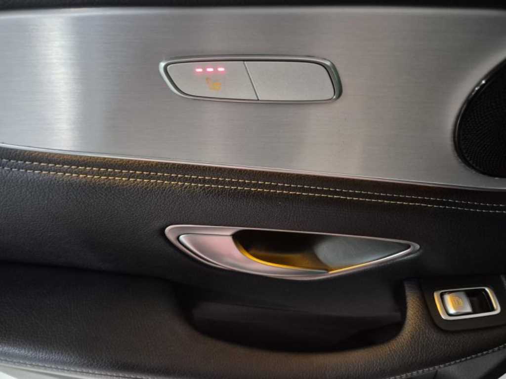 Mercedes Benz GLC Class - Vista 8