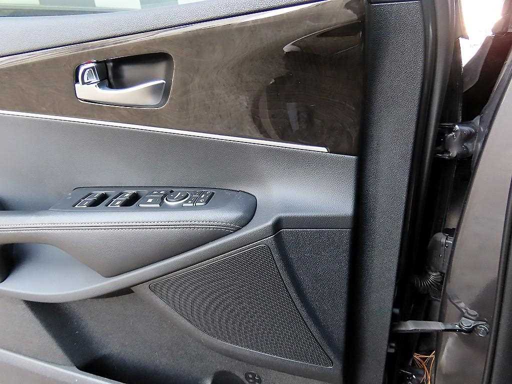 KIA Sorento - Vista 11