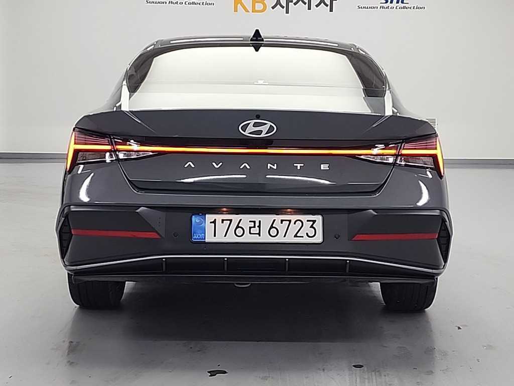 HYUNDAI Avante - Vista 4