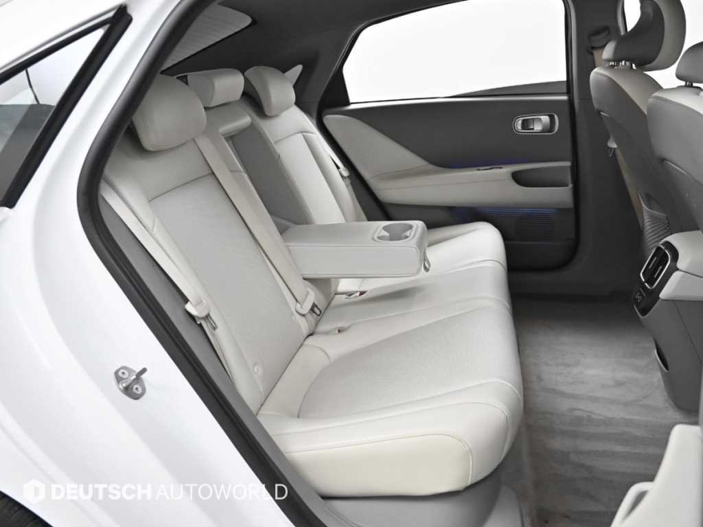 HYUNDAI Ioniq 6 - Vista 11