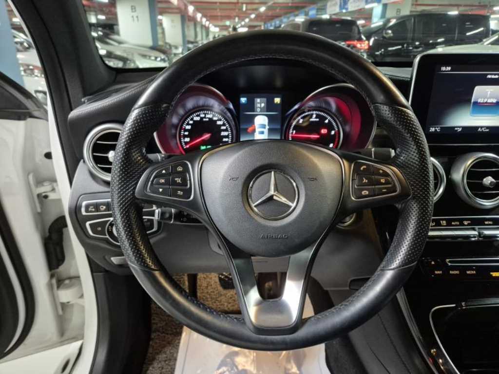 Mercedes Benz GLC Class - Vista 12