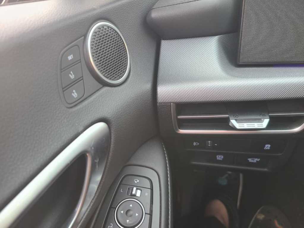 HYUNDAI Sonata - Vista 12