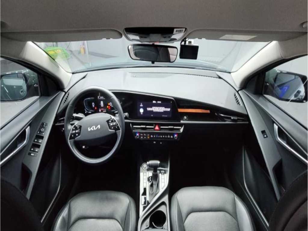 KIA Niro - Vista 9
