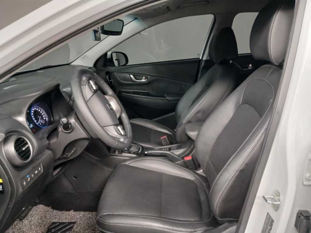 HYUNDAI Kona - Vista 7