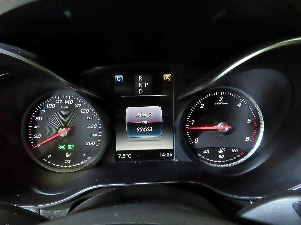 Mercedes Benz GLC Class - Vista 9