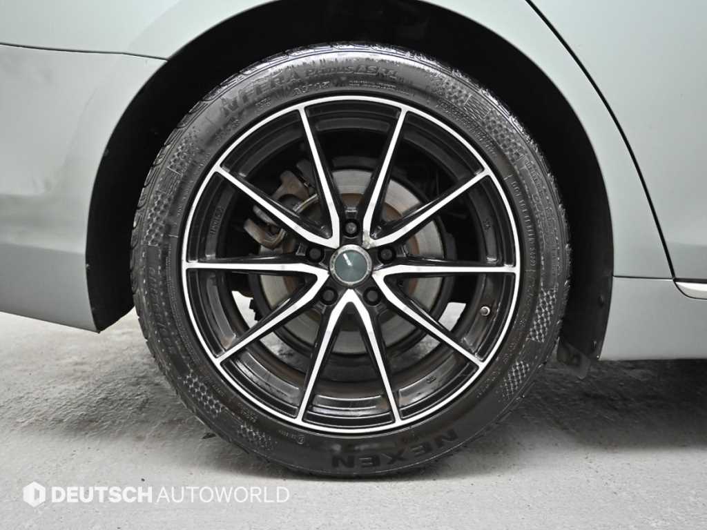 HYUNDAI Grandeur - Vista 5