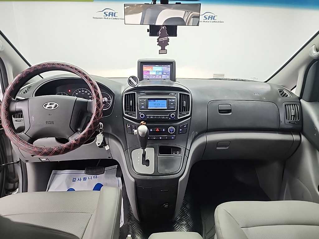 HYUNDAI Starex - Vista 7