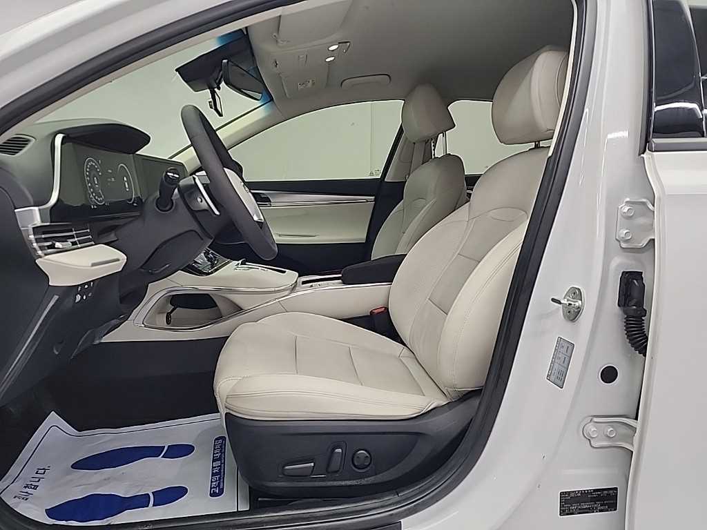 HYUNDAI Grandeur - Vista 11