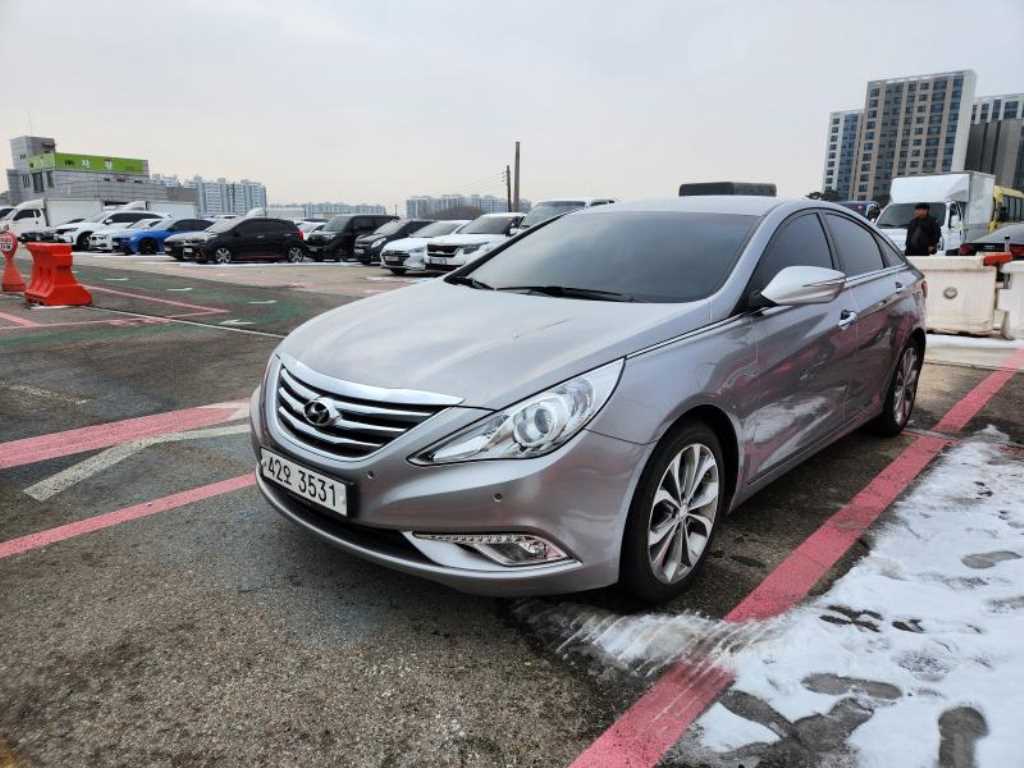 HYUNDAI Sonata - Vista 2