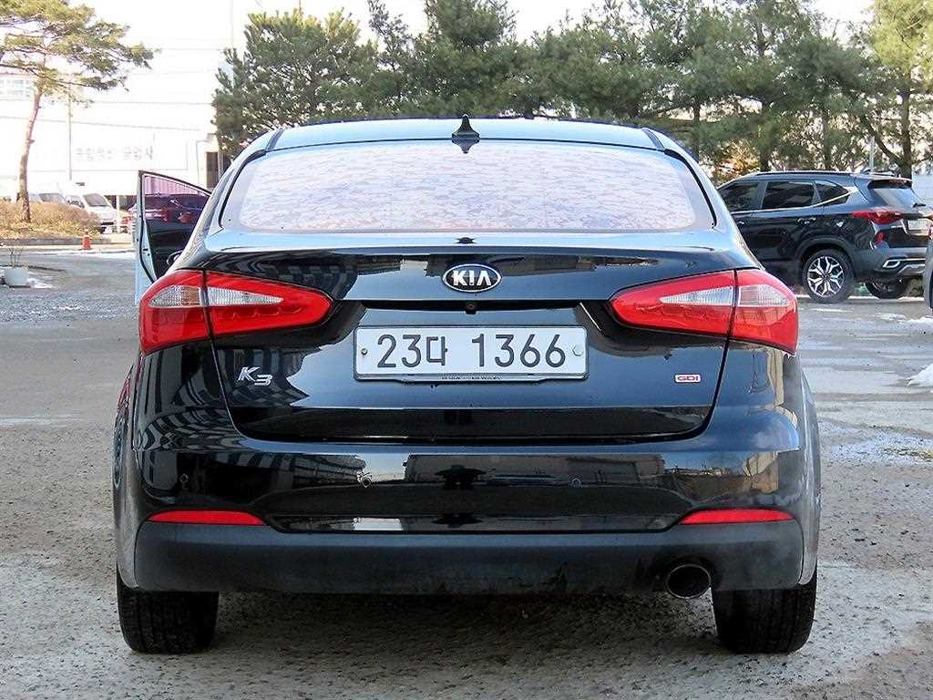 KIA K3 - Vista 4