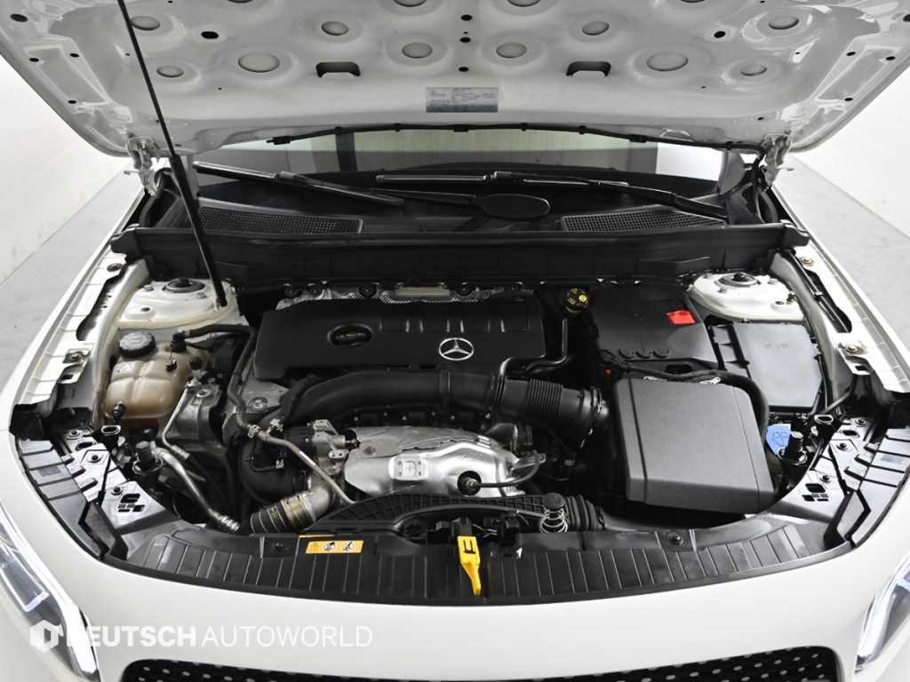 Mercedes Benz GLB Class - Vista 6