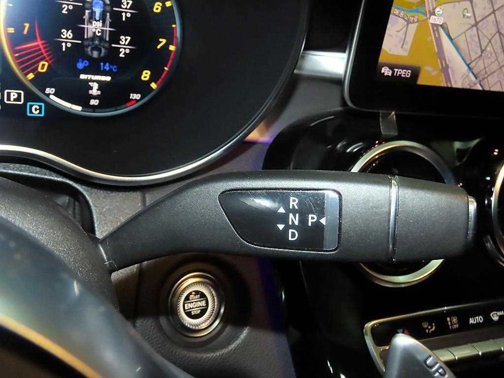 Mercedes Benz C Class - Vista 12