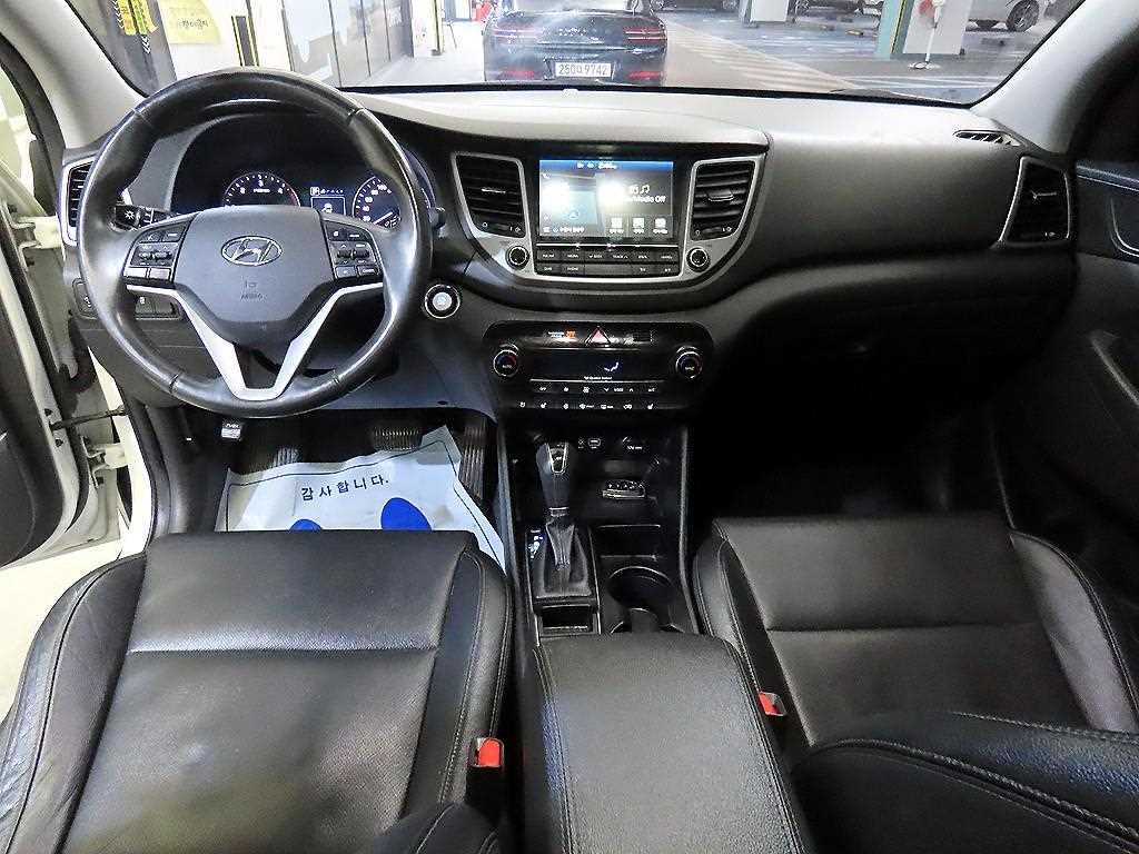 HYUNDAI Tucson - Vista 10