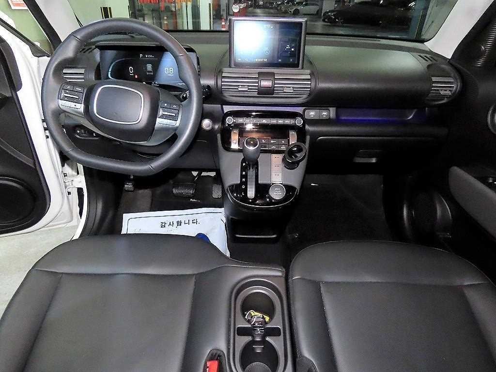 HYUNDAI Casper - Vista 10