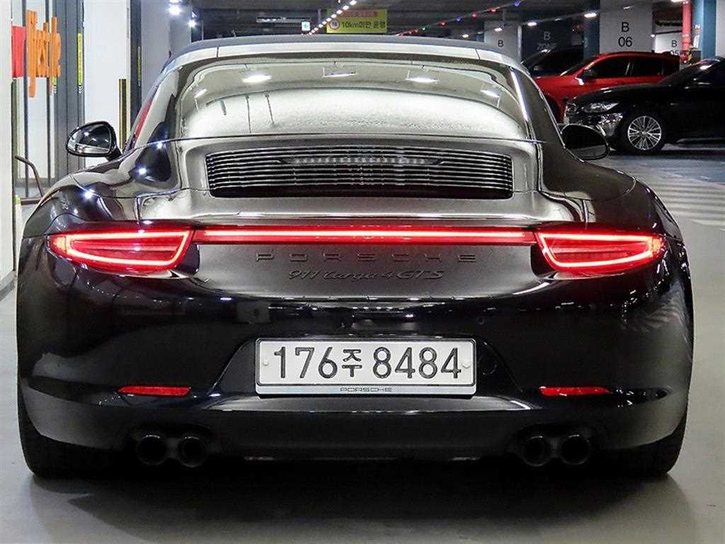 Porsche 911 - Vista 5