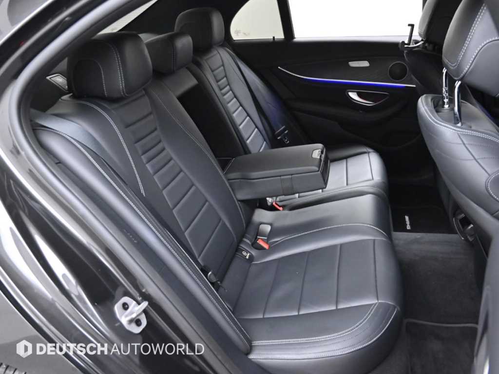 Mercedes Benz E class - Vista 12