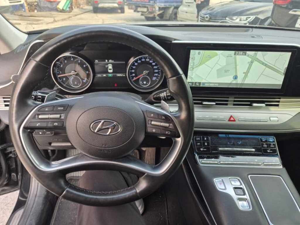 HYUNDAI Grandeur - Vista 10