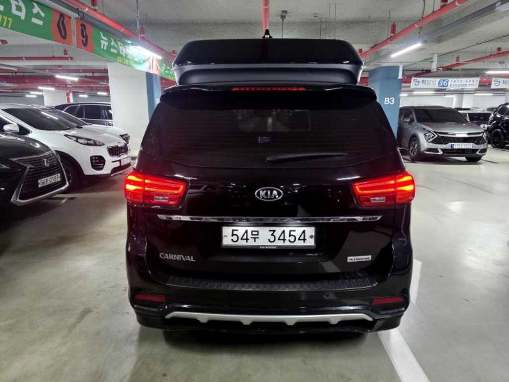 KIA Carnival - Vista 5