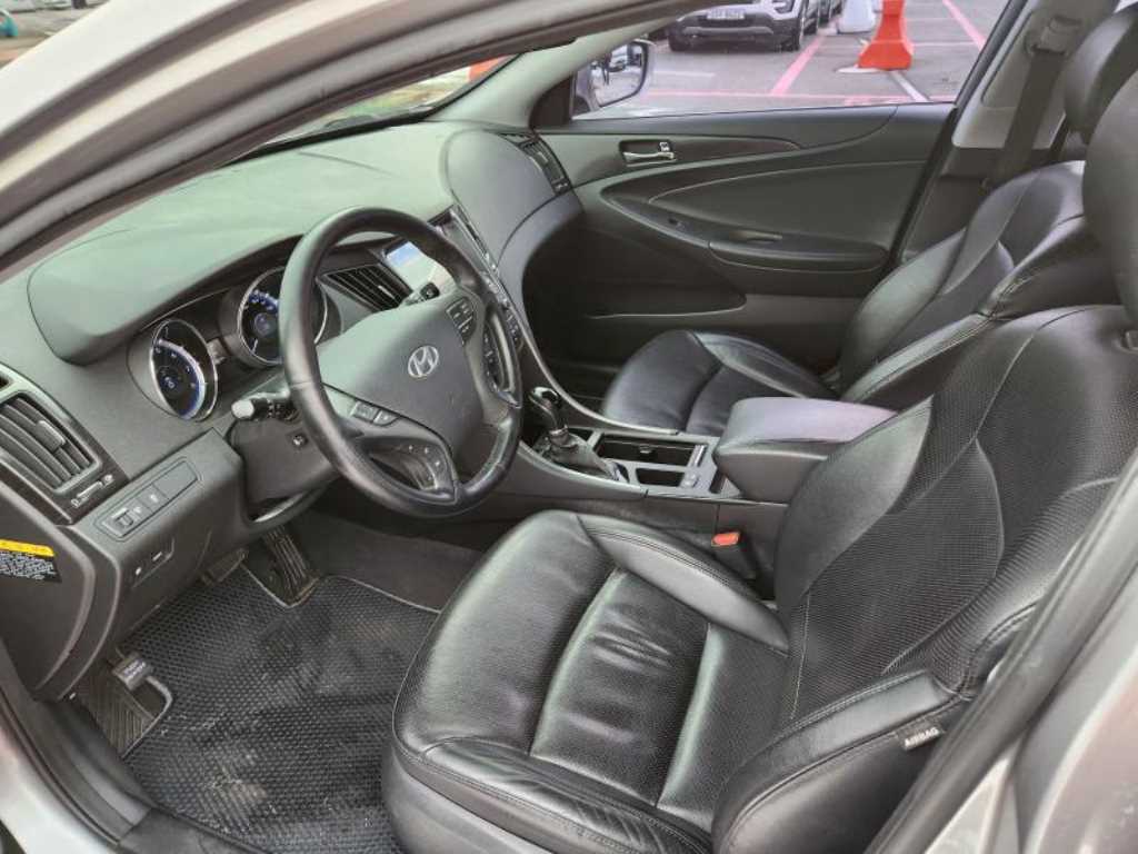 HYUNDAI Sonata - Vista 11