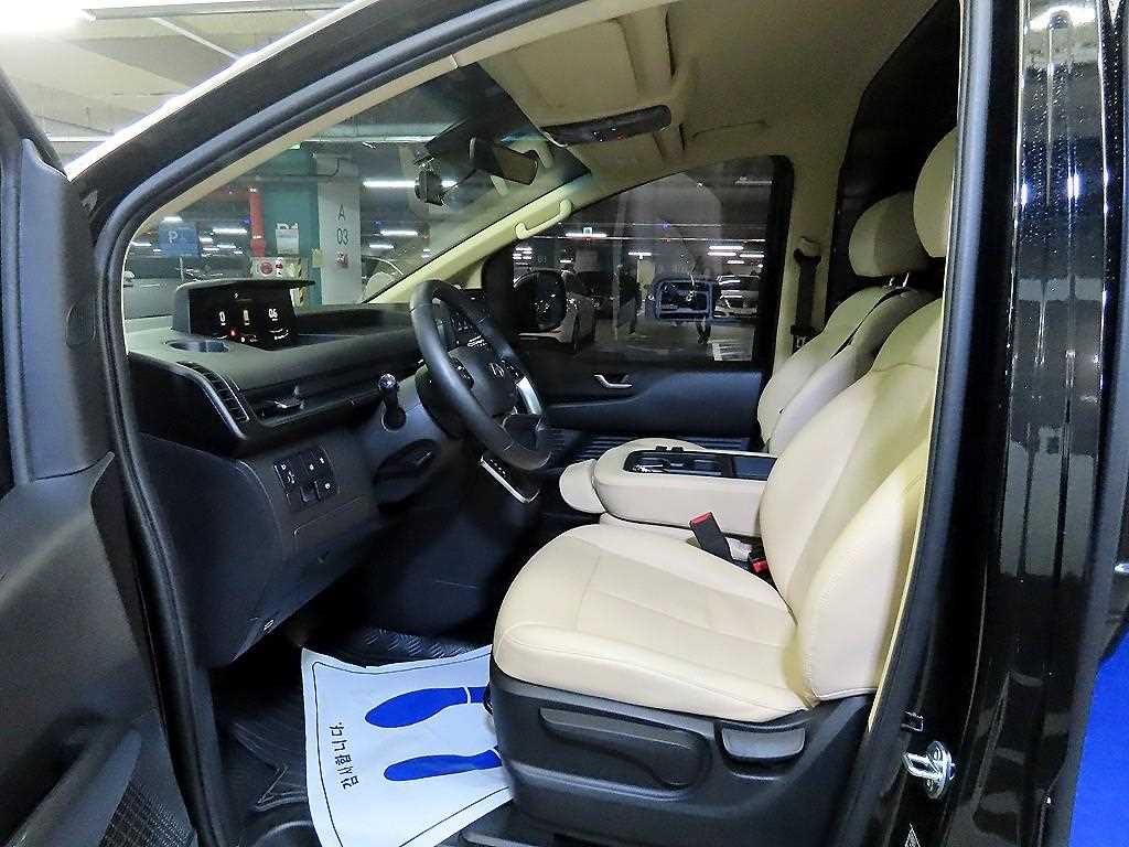 HYUNDAI Staria - Vista 6