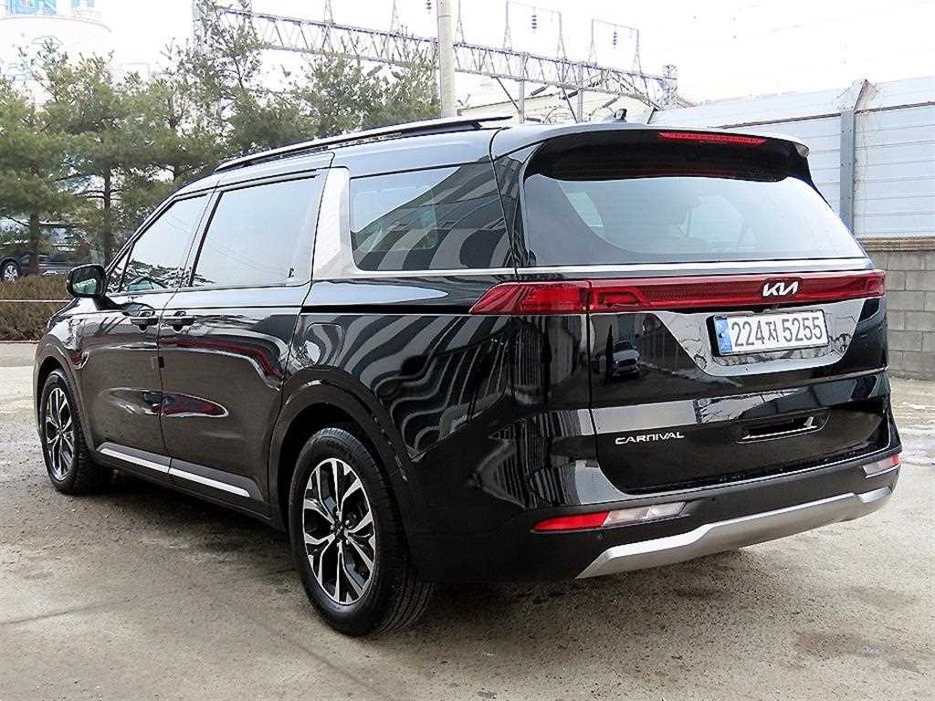 KIA Carnival - Vista 3