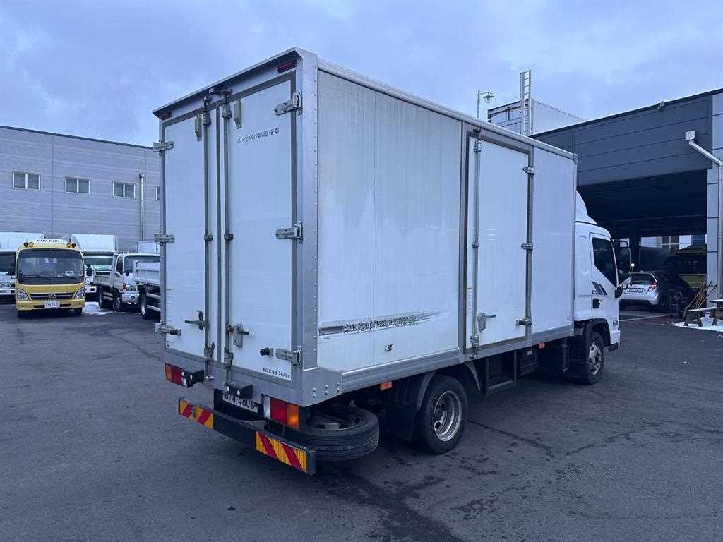 medium and large cargo truck - Vista 6