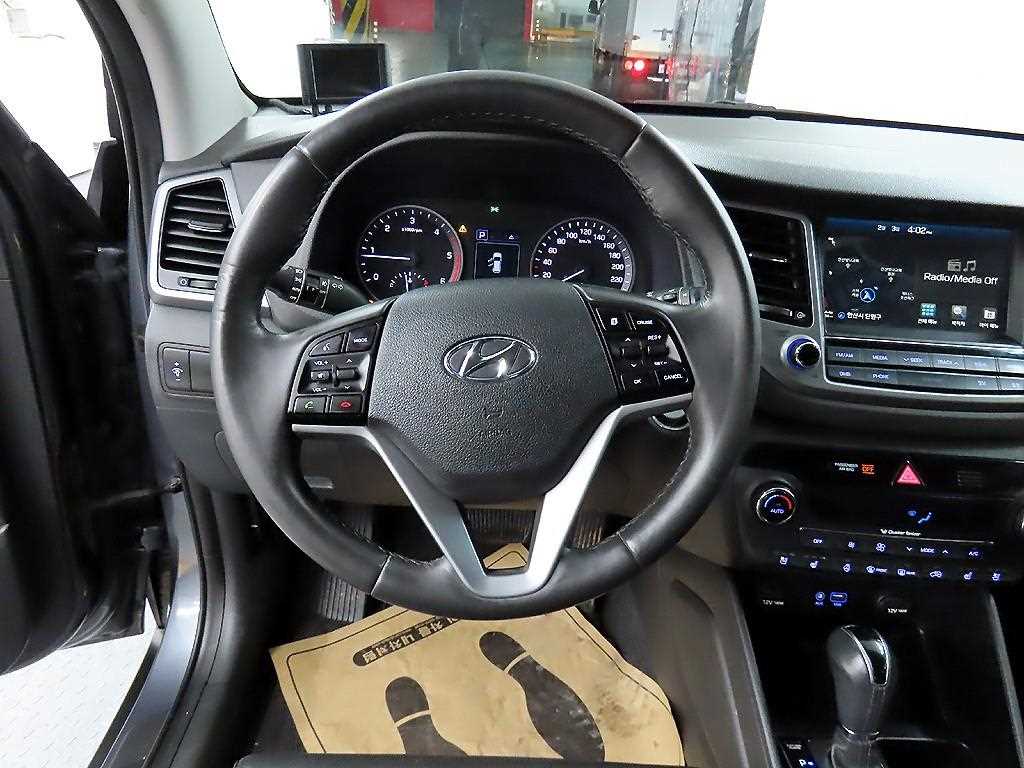 HYUNDAI Tucson - Vista 9