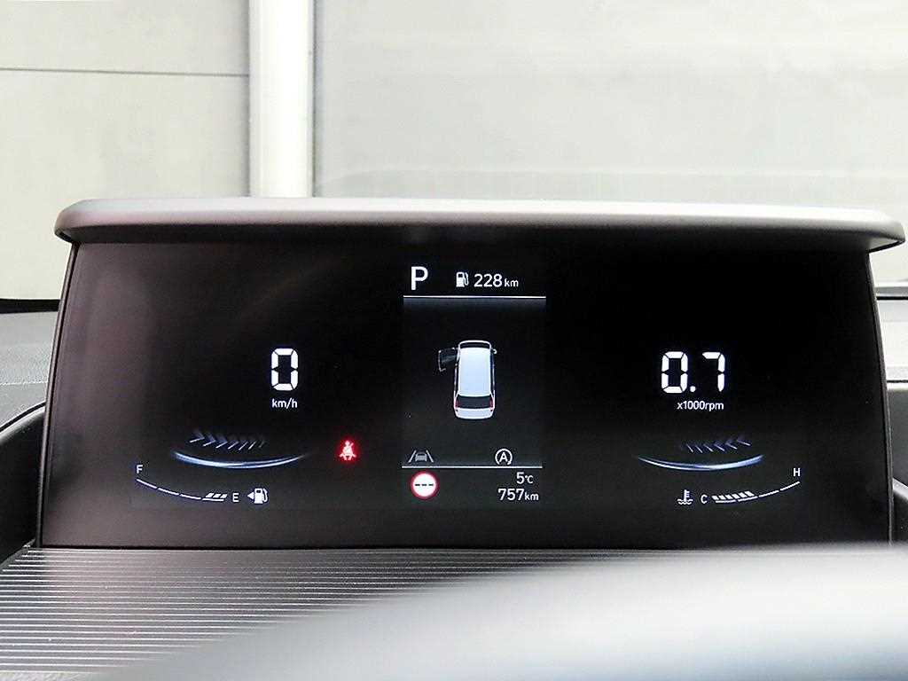 HYUNDAI Staria - Vista 8