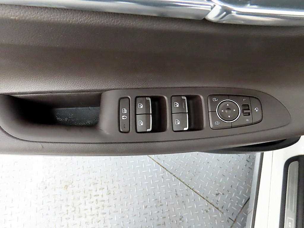 HYUNDAI Grandeur - Vista 11