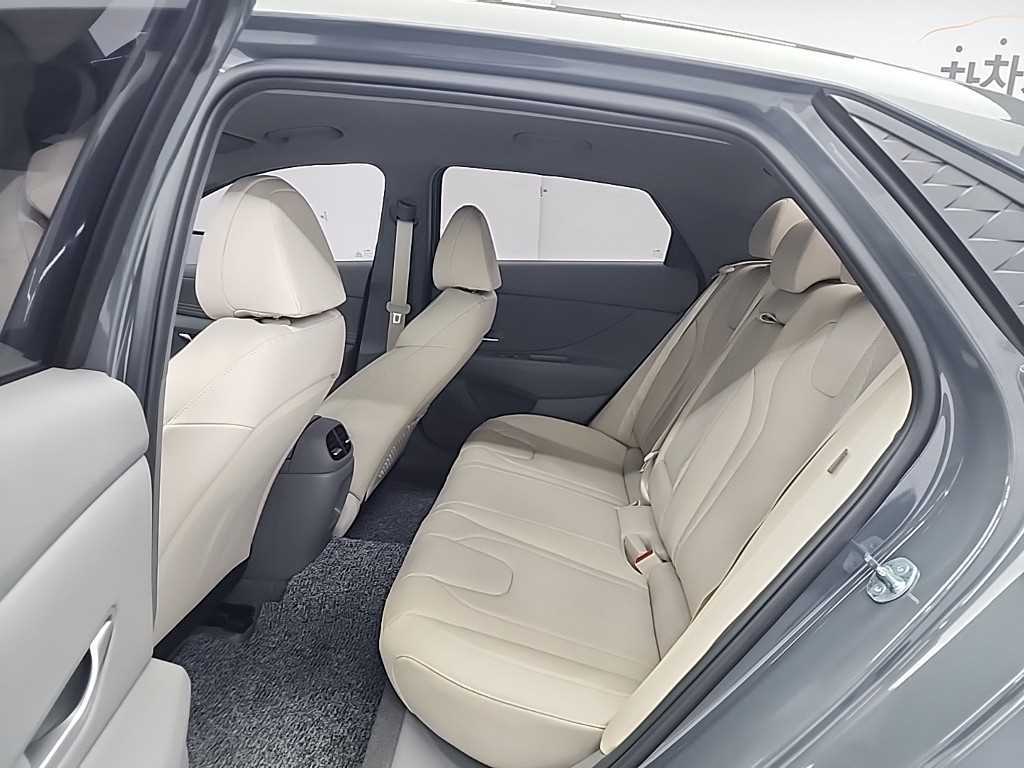 HYUNDAI Avante - Vista 12