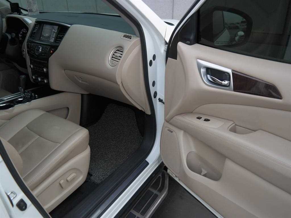 Nissan Pathfinder 2016 the color of pearl - Importación desde Corea - HF Imports Iquique - Foto 13