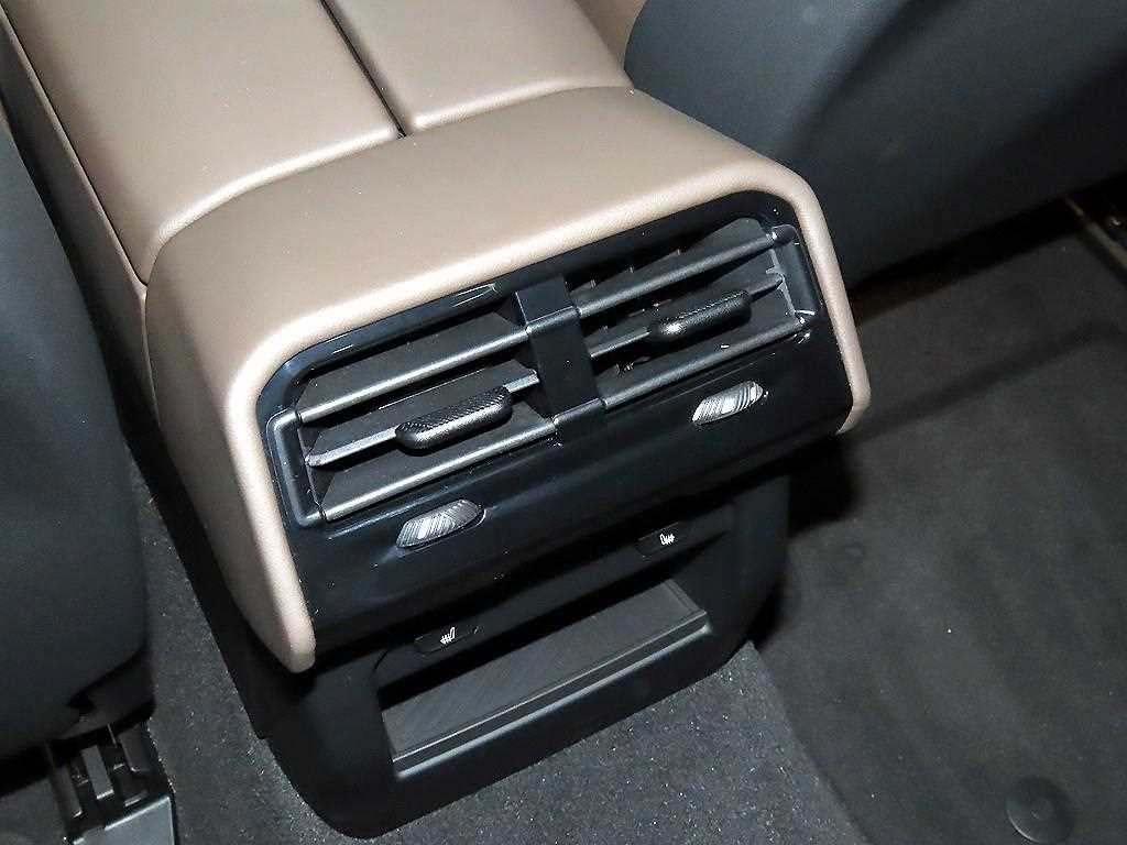 BMW 5 Series 2025 Negro - Importación desde Corea - HF Imports Iquique - Foto 13