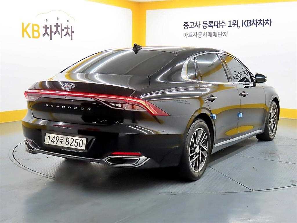 HYUNDAI Grandeur - Vista 4