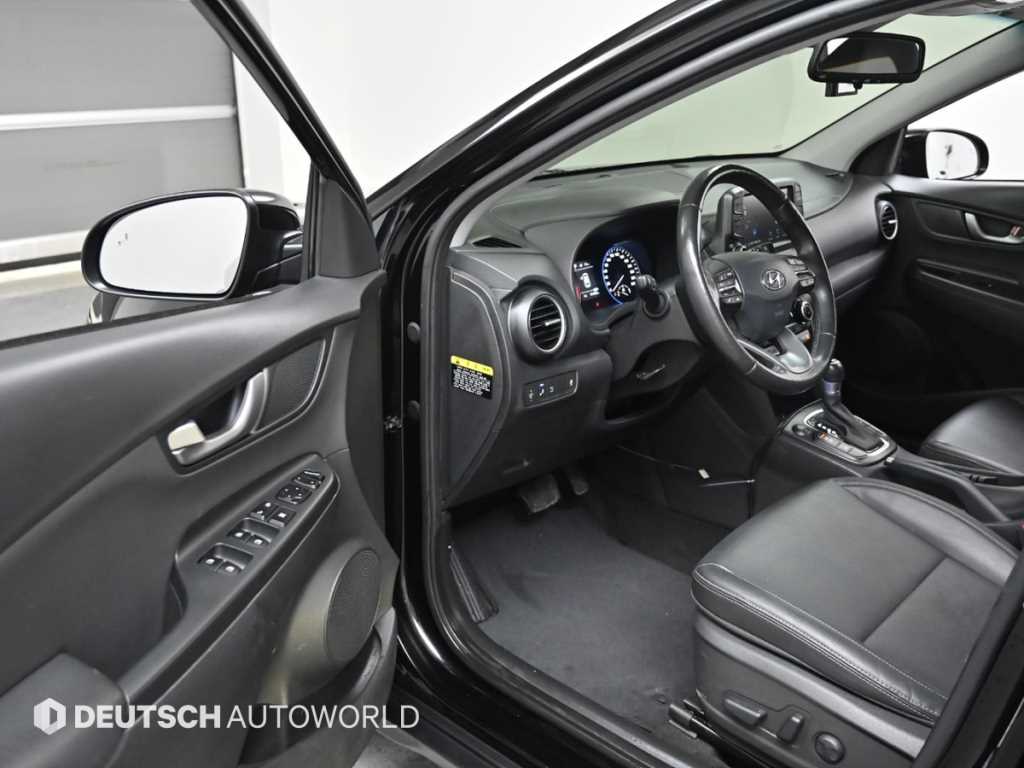 HYUNDAI Kona - Vista 11