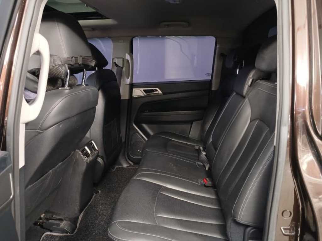 Ssangyong Rexton - Vista 8