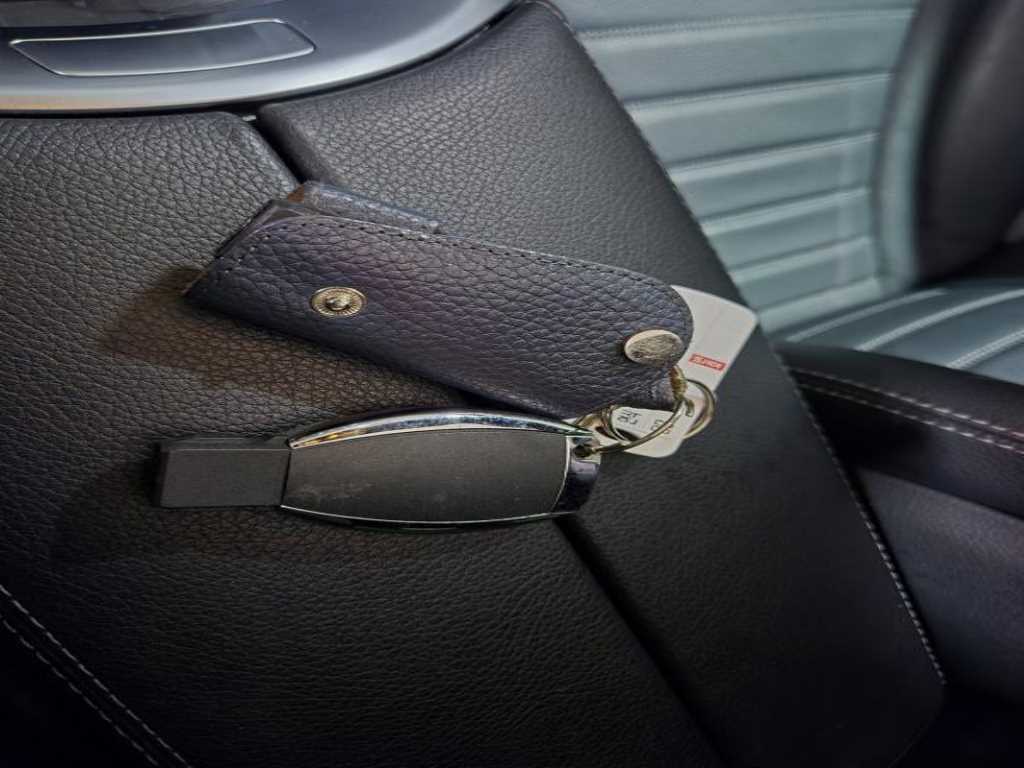 Mercedes Benz GLC Class - Vista 5